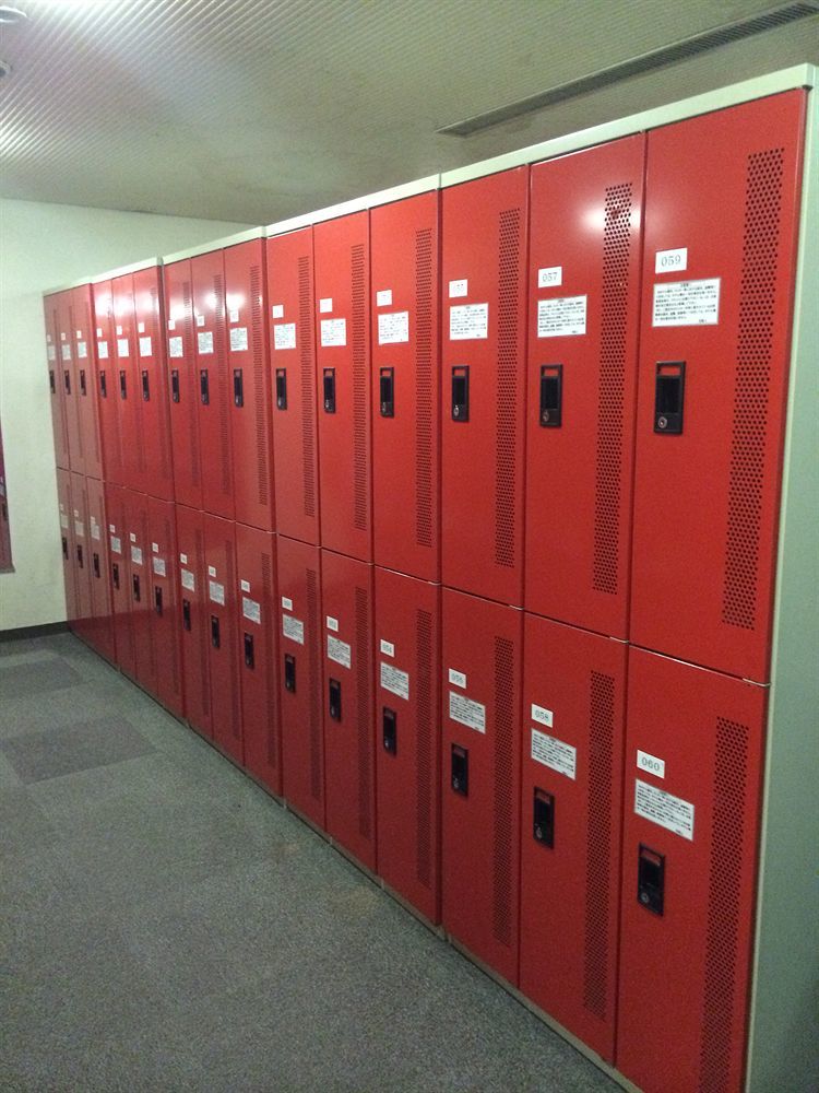 Capsule Hotel Asahi Plaza Shinsaibashi Osaka Buitenkant foto