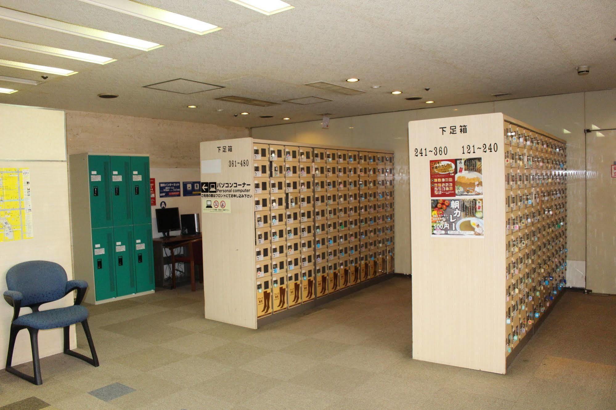 Capsule Hotel Asahi Plaza Shinsaibashi Osaka Buitenkant foto