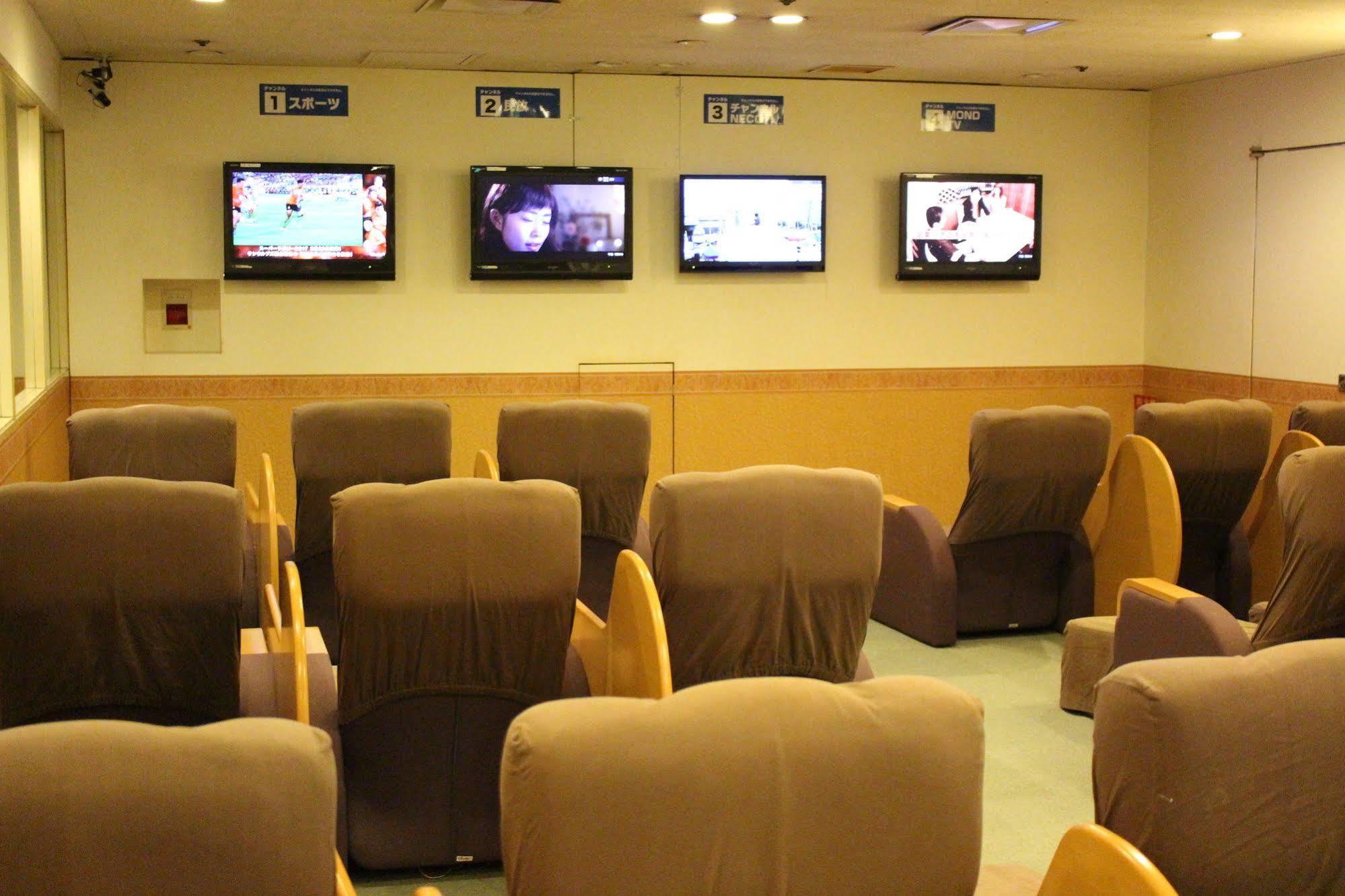 Capsule Hotel Asahi Plaza Shinsaibashi Osaka Buitenkant foto