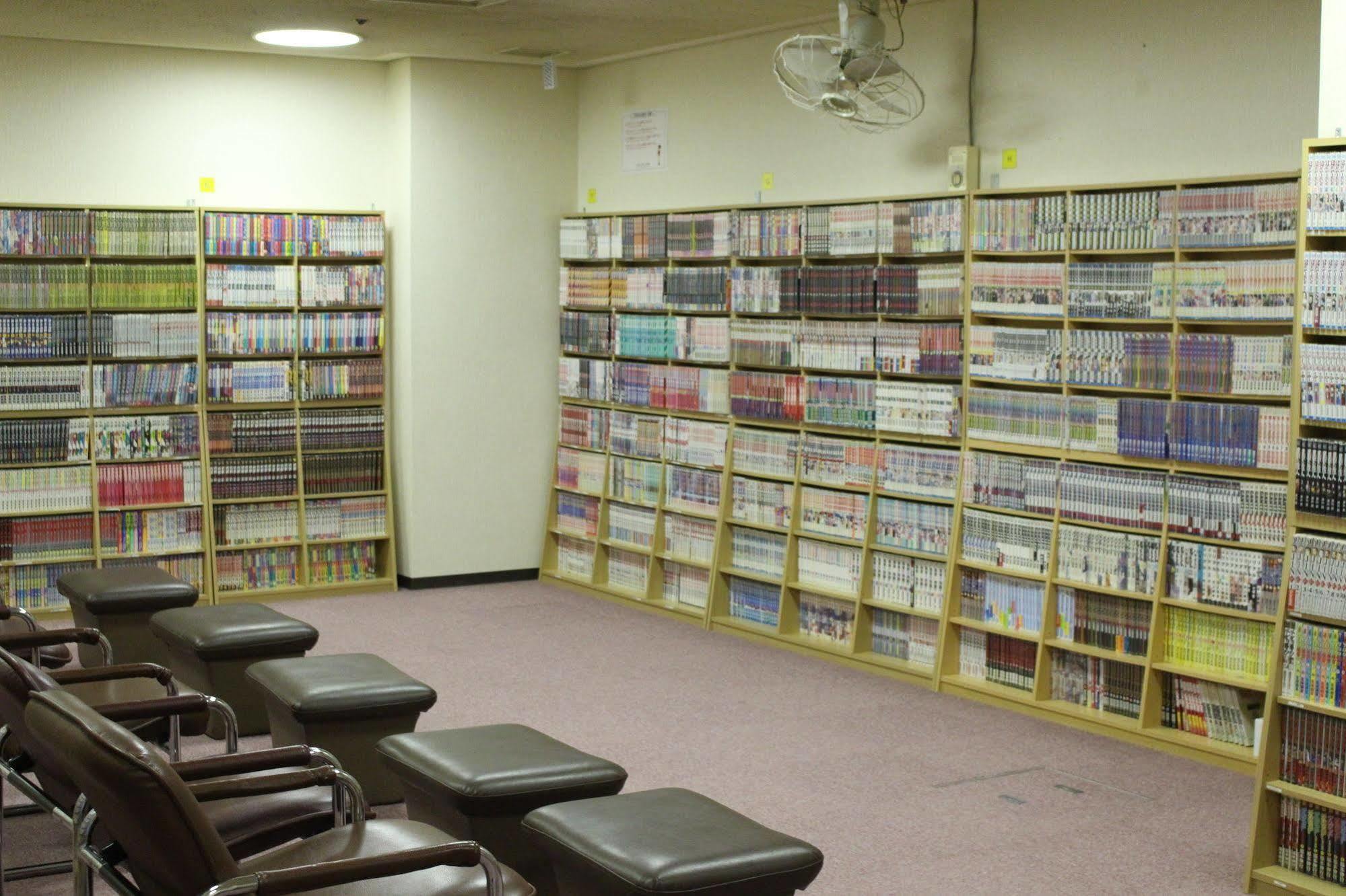 Capsule Hotel Asahi Plaza Shinsaibashi Osaka Buitenkant foto
