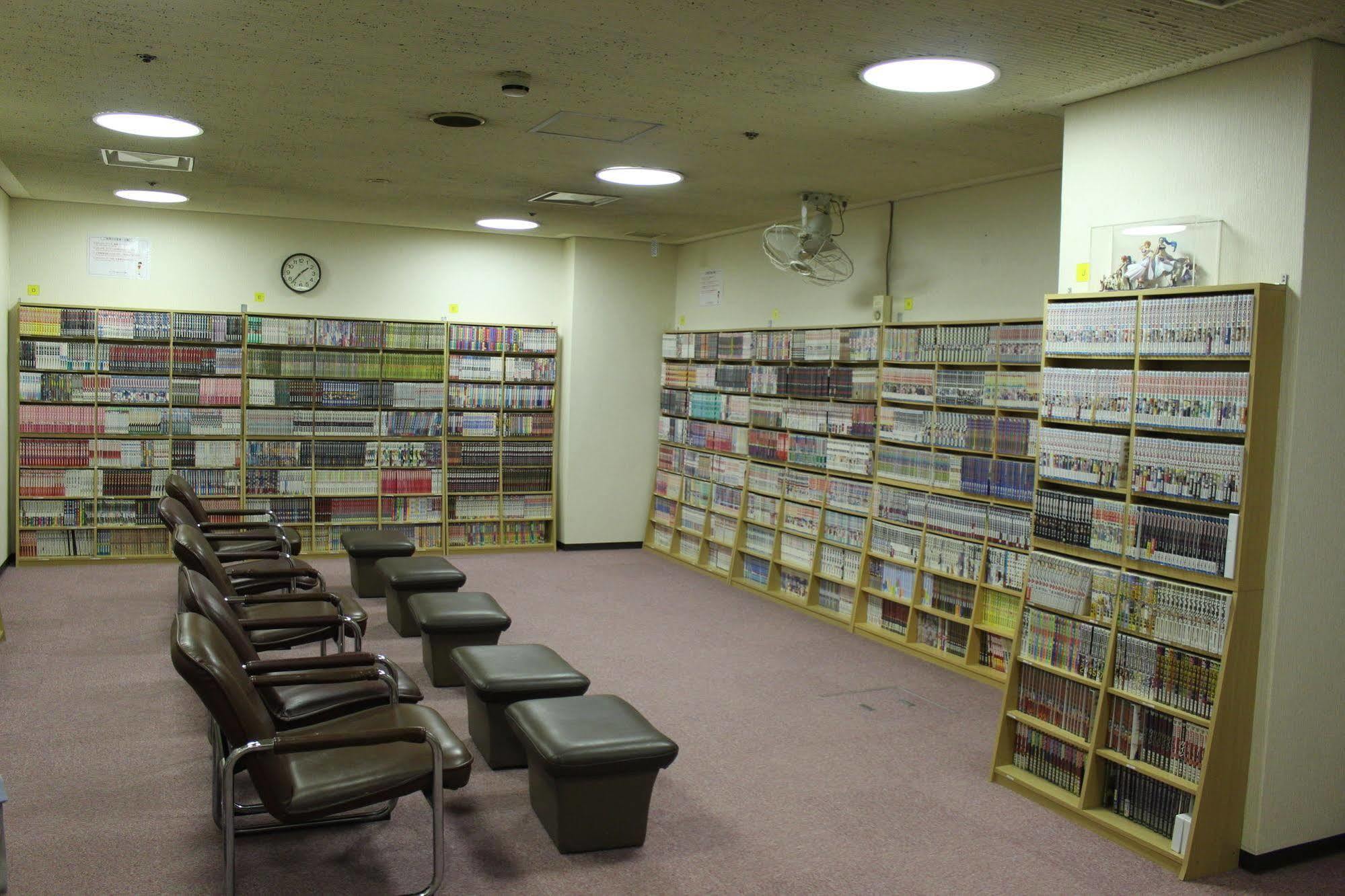 Capsule Hotel Asahi Plaza Shinsaibashi Osaka Buitenkant foto