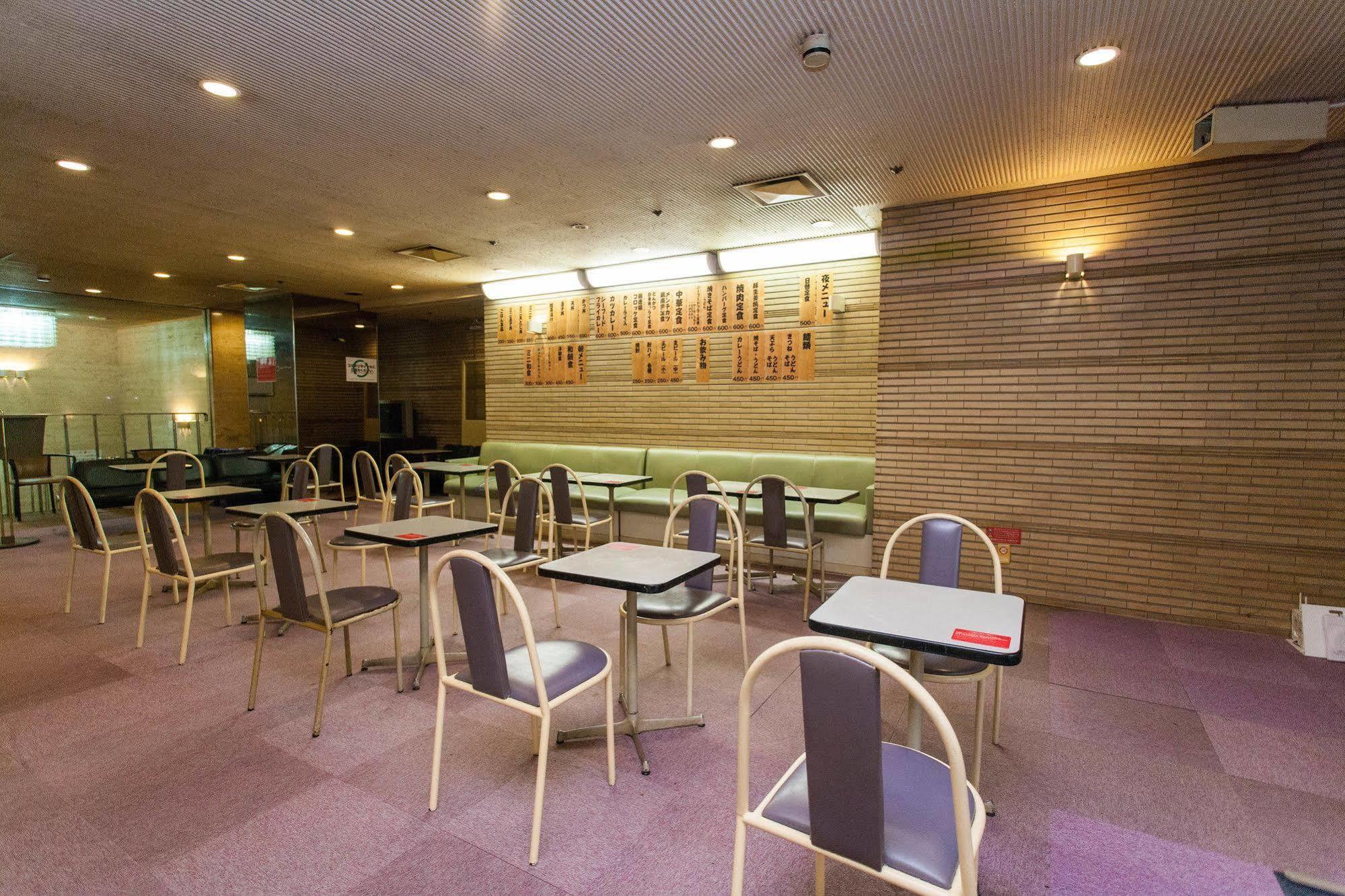 Capsule Hotel Asahi Plaza Shinsaibashi Osaka Buitenkant foto