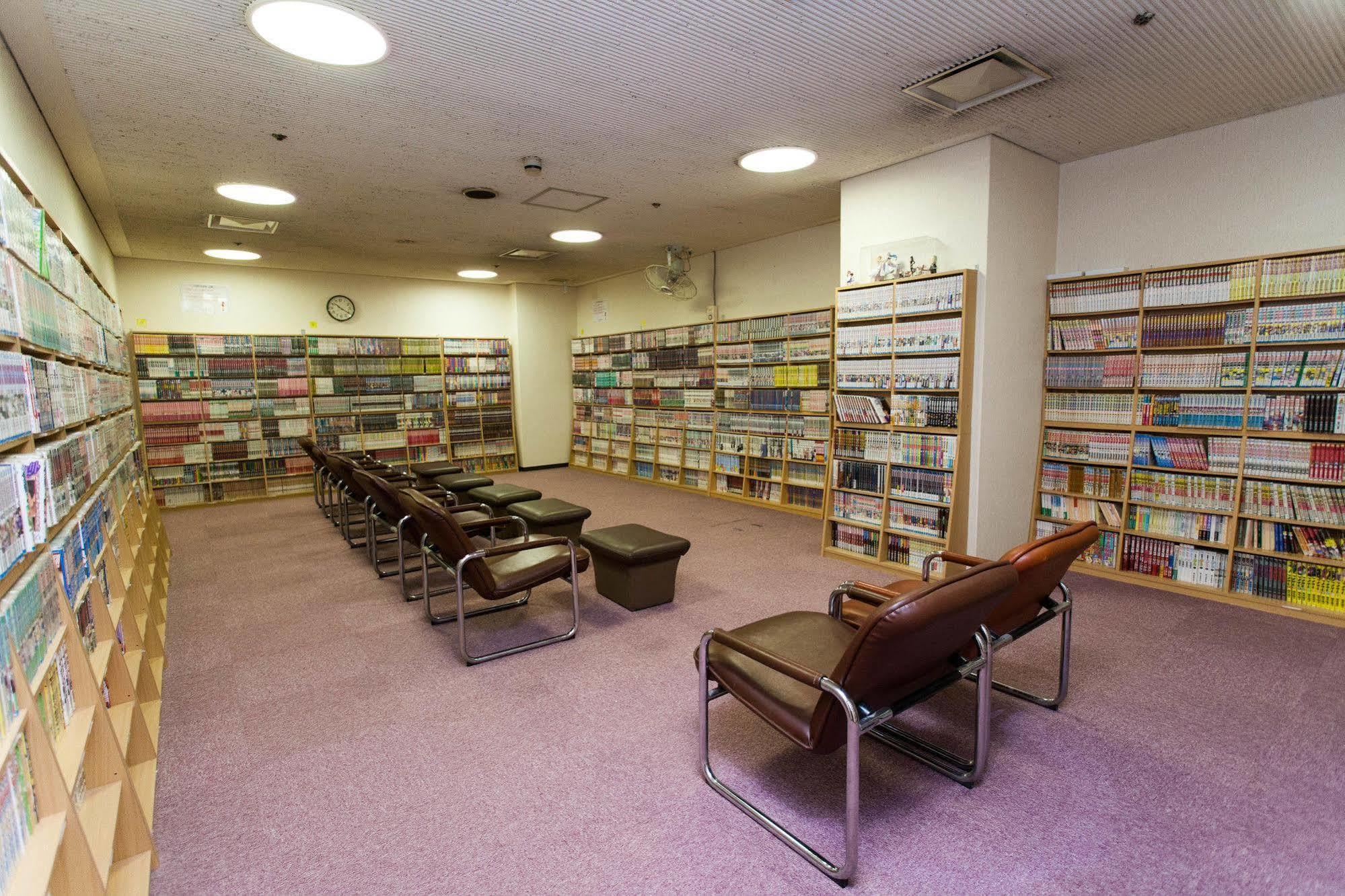 Capsule Hotel Asahi Plaza Shinsaibashi Osaka Buitenkant foto